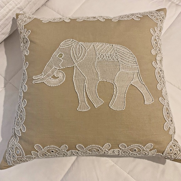 ❌❌**S*O*L*D**❌❌Gorgeous imported Beaded Elephant pillow - Picture 5 of 6